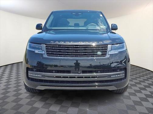 2025 Land Rover Range Rover P400 SE