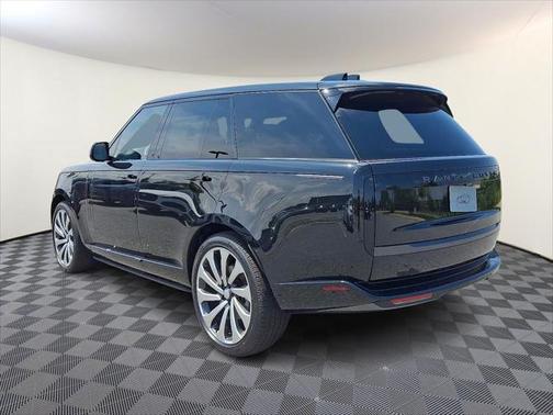 2025 Land Rover Range Rover P400 SE