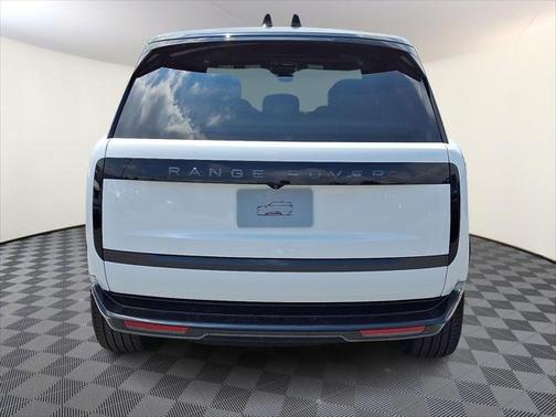 2025 Land Rover Range Rover P400 SE