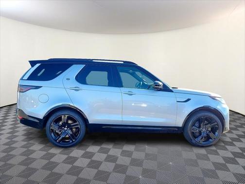 2024 Land Rover Discovery P360 Dynamic SE