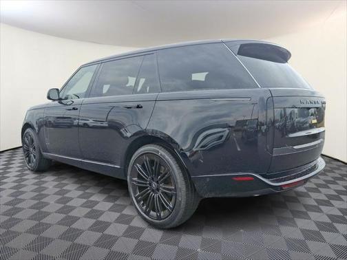 2025 Land Rover Range Rover P530 SE 7 Seat