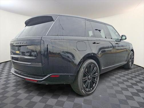 2025 Land Rover Range Rover P530 SE 7 Seat