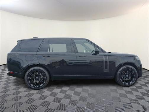 2025 Land Rover Range Rover P530 SE 7 Seat