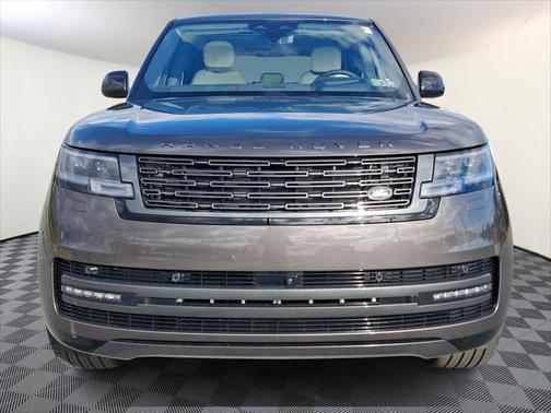 2025 Land Rover Range Rover P400 SE