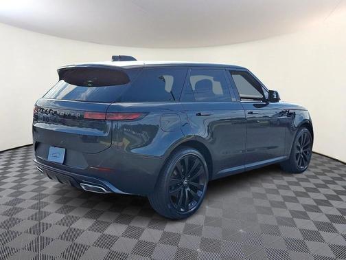 2025 Land Rover Range Rover Sport SE