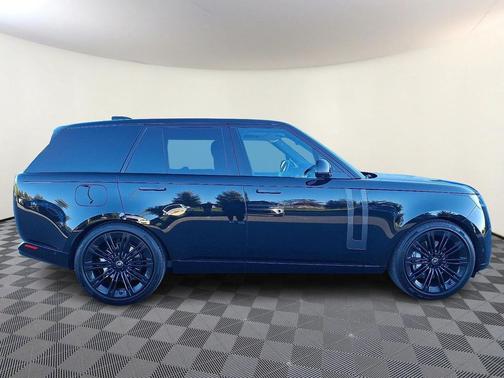2025 Land Rover Range Rover P400 SE