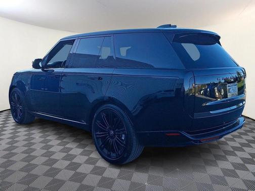 2025 Land Rover Range Rover P400 SE