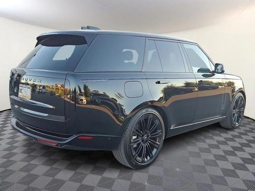 2025 Land Rover Range Rover P400 SE