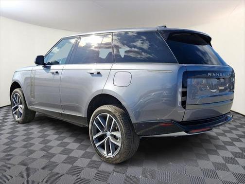 2025 Land Rover Range Rover P550e SE