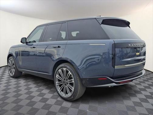 2025 Land Rover Range Rover P530 SE