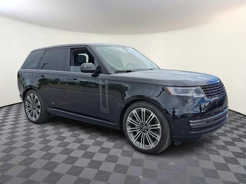 2025 Land Rover Range Rover P400 SE