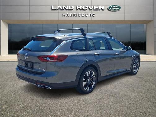 Smoked Pearl Metallic 2018 Buick Regal TourX Essence