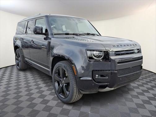 2025 Land Rover Defender V8