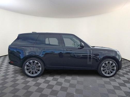 2025 Land Rover Range Rover P530 SE
