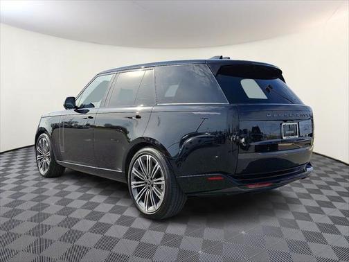 2025 Land Rover Range Rover P400 SE