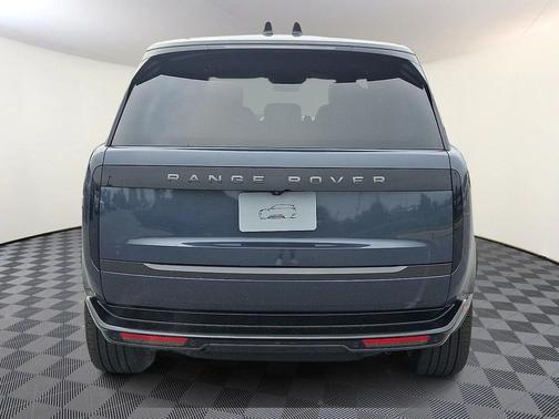 2025 Land Rover Range Rover P530 SE