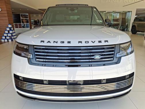 Borasco Grey 2026 Land Rover Range Rover P615 SV
