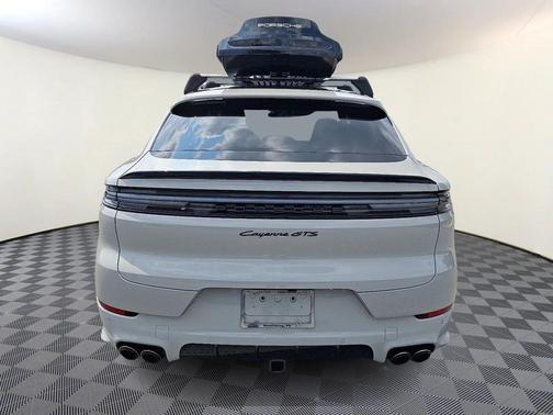 2025 Porsche Cayenne GTS