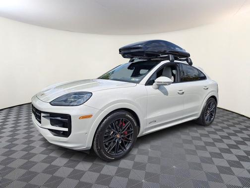 2025 Porsche Cayenne GTS