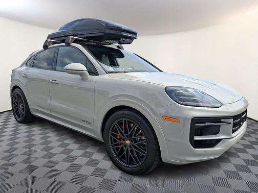 2025 Porsche Cayenne GTS