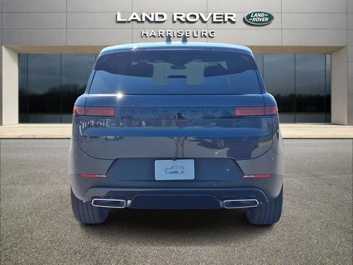 2026 Land Rover Range Rover Sport SE