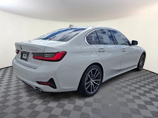 2021 BMW 330 