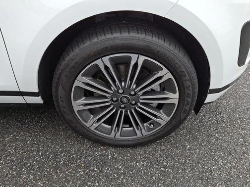 2026 Land Rover Range Rover Evoque Core S