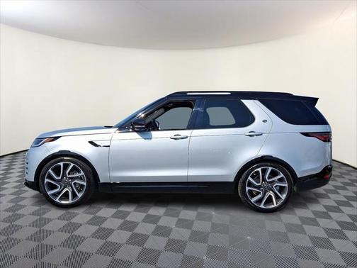 2024 Land Rover Discovery P300 Dynamic SE