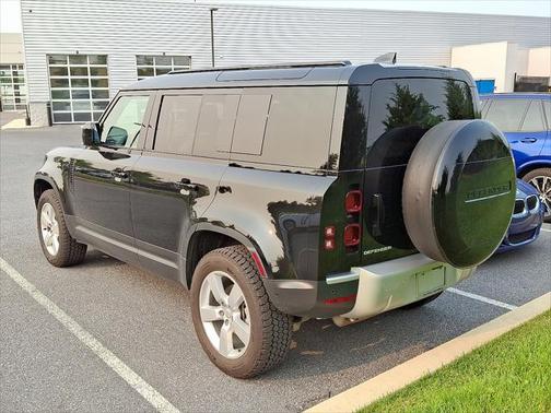 2025 Land Rover Defender 110 P300