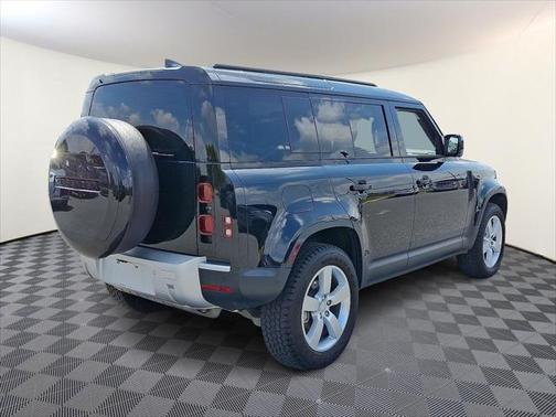 2025 Land Rover Defender 110 P300