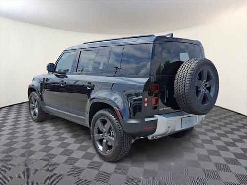 2025 Land Rover Defender 110 P300