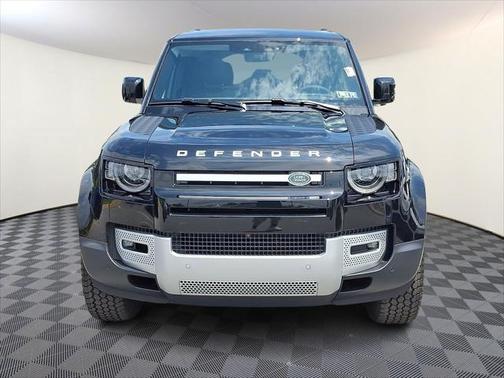 2025 Land Rover Defender 110 P300