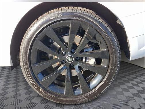 2025 Land Rover Range Rover Sport SE