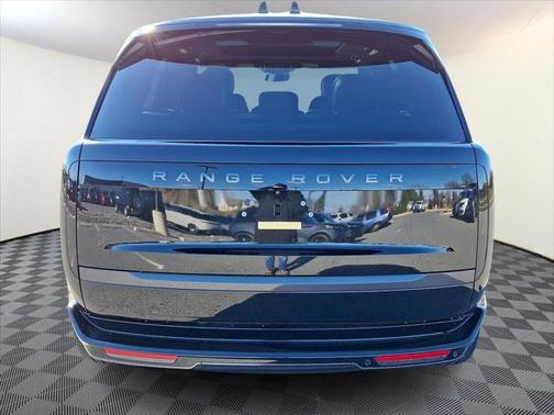 2025 Land Rover Range Rover P400 SE