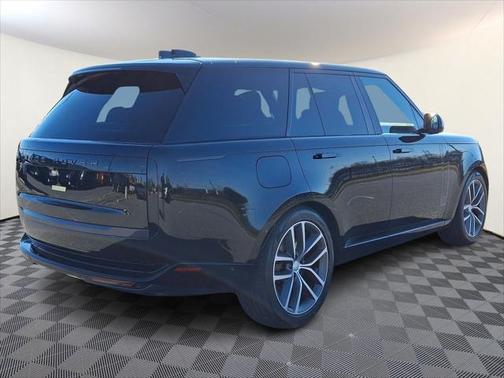 2025 Land Rover Range Rover P400 SE