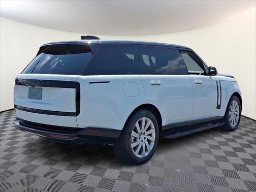 2025 Land Rover Range Rover P400 SE 7 Seat