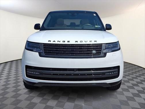 2025 Land Rover Range Rover P400 SE 7 Seat