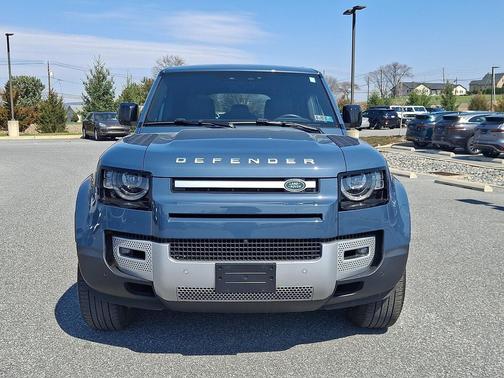 2023 Land Rover Defender 110 SE