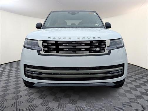 2025 Land Rover Range Rover P550e SE