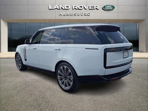 Fuji White 2026 Land Rover Range Rover P400 SE 7 Seat