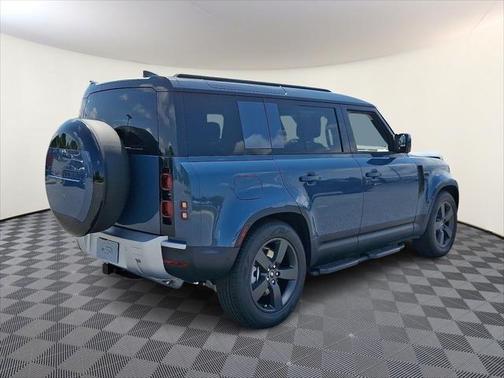 2025 Land Rover Defender 110 P300