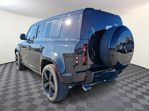 2025 Land Rover Defender 110 P500 X-Dynamic SE