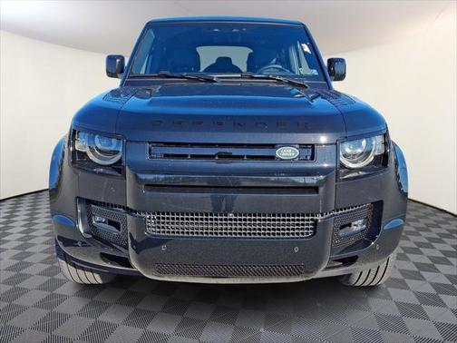 2025 Land Rover Defender 110 P500 X-Dynamic SE