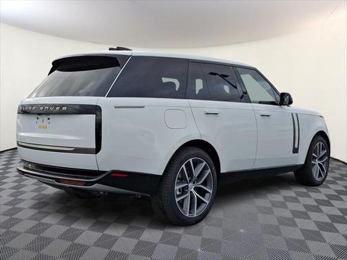 2025 Land Rover Range Rover P530 SE