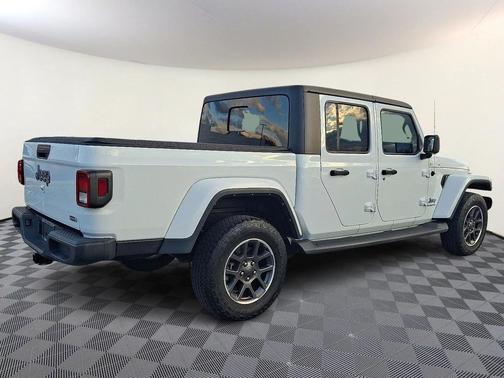 2022 Jeep Gladiator Overland