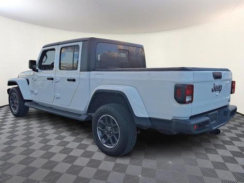2022 Jeep Gladiator Overland