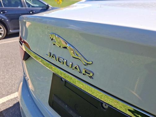 2020 Jaguar XF 25t Premium AWD Automatic