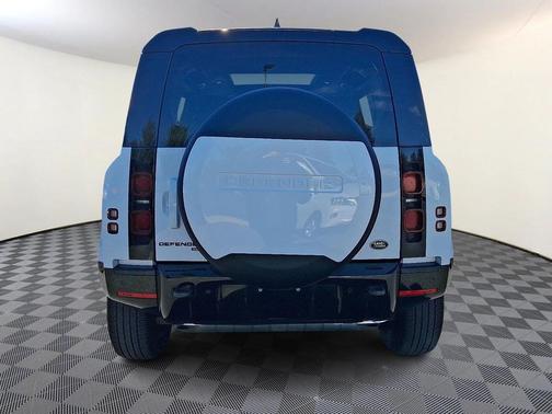 2023 Land Rover Defender 110 X-Dynamic SE