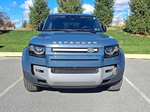 2022 Land Rover Defender 110 SE