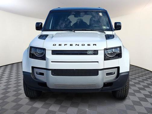 2025 Land Rover Defender 110 P300